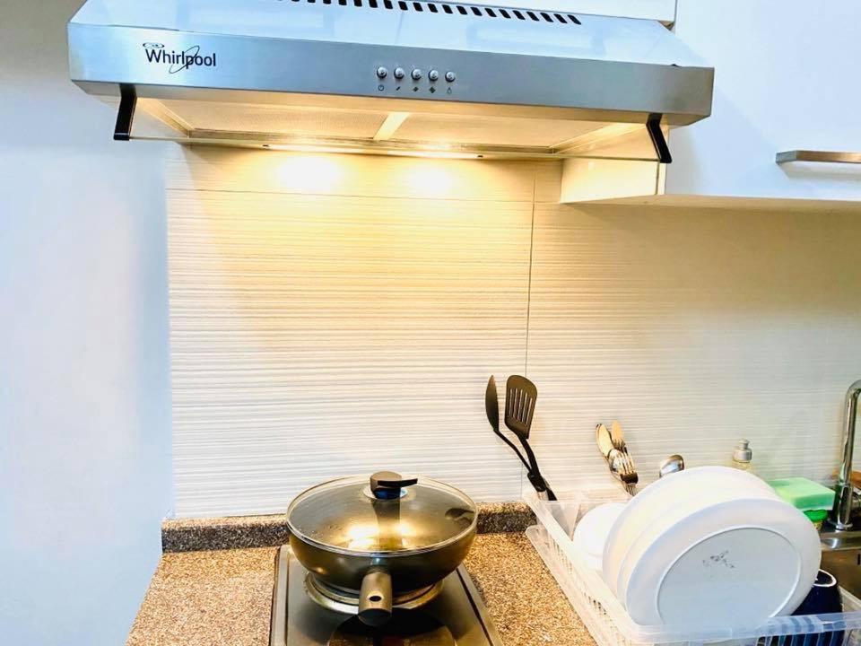 The Sentinel Residences Suite Manila Exteriör bild